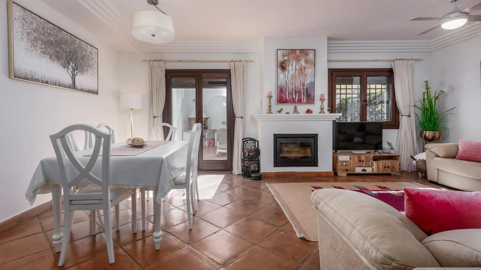 Casa Casares: Stylish Retreat with Pool and Terraces Guest House Country house Casares