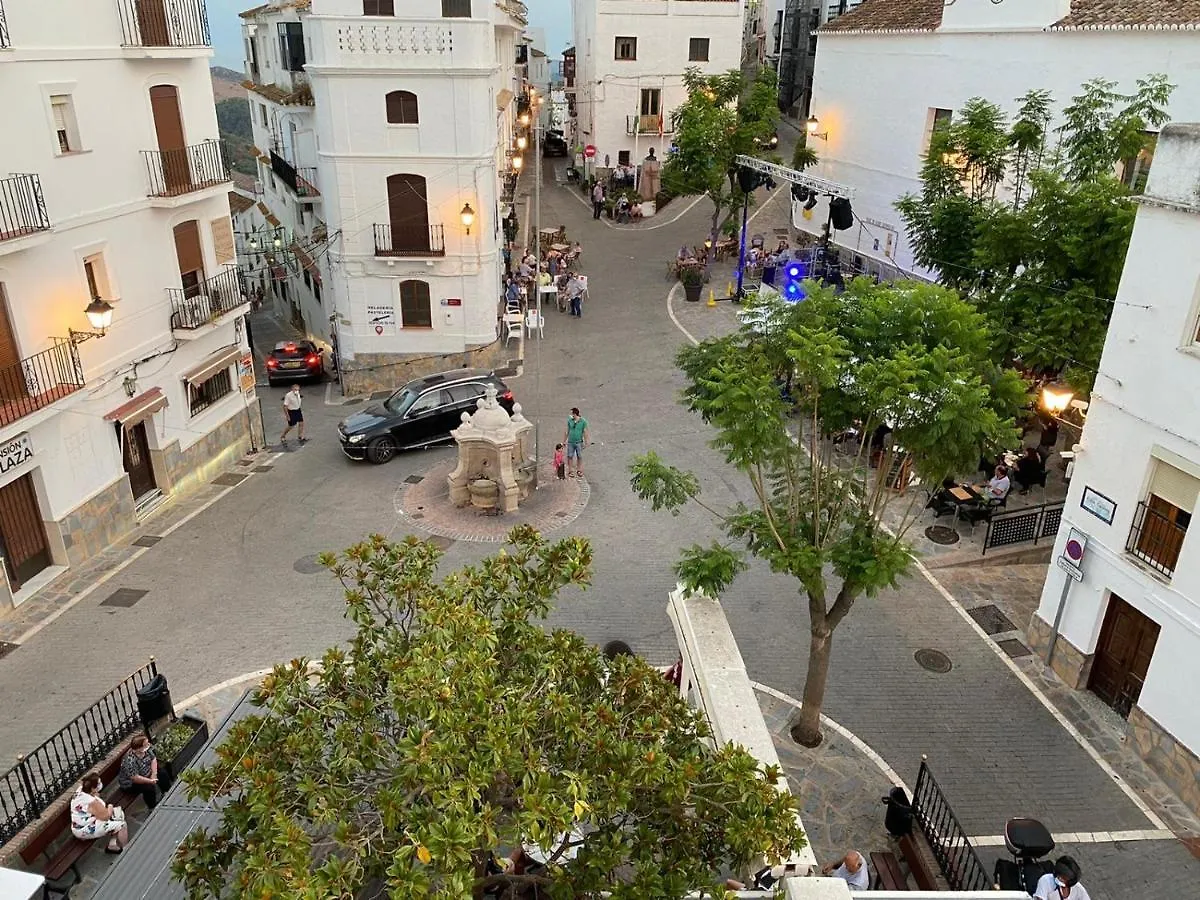 Stylish 3 Bed House 2 Bathrooms, With Patio, Roof Terrace And Communal Pool 5 Minutes Away From The Beautiful Spanish White Village Of Casares Pueblo And Only 20 Mins From The Sea 0*,