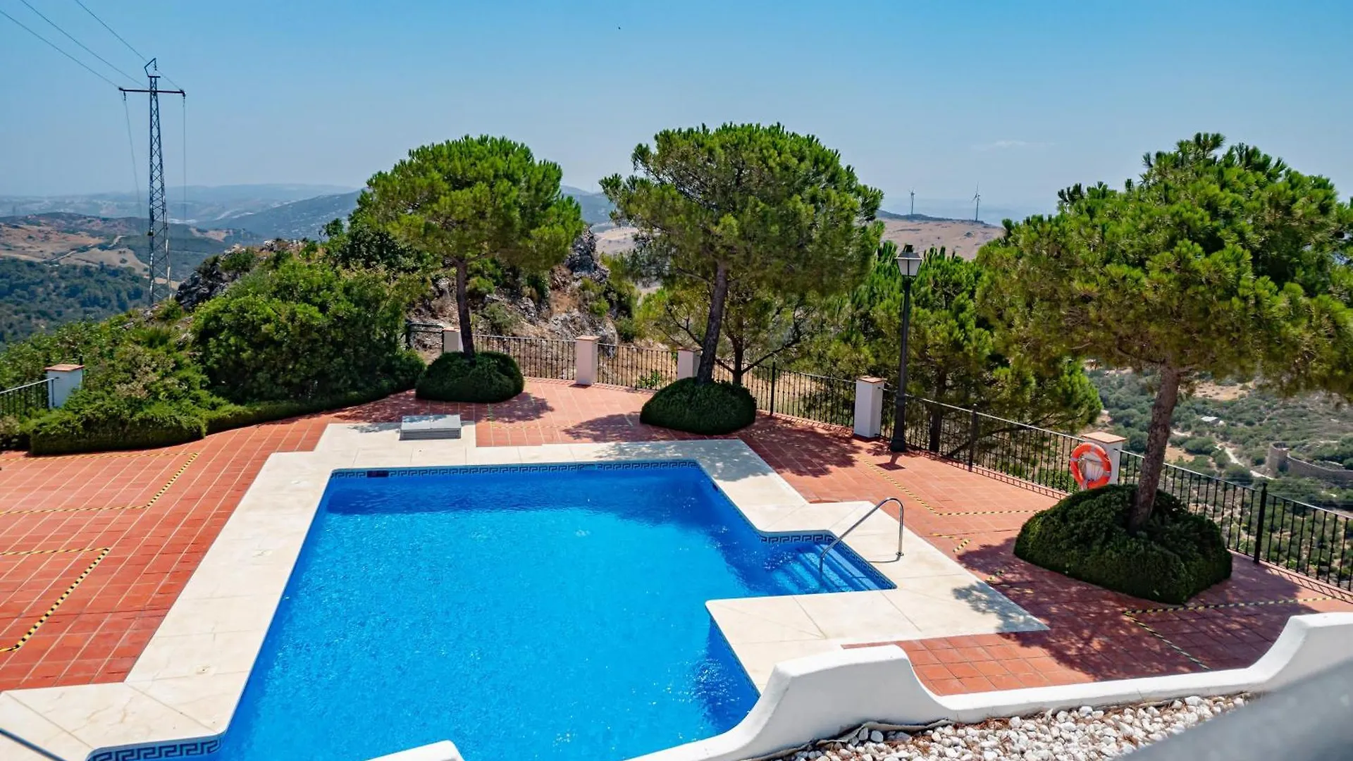 Casa Casares: Stylish Retreat with Pool and Terraces Guest House Country house Casares